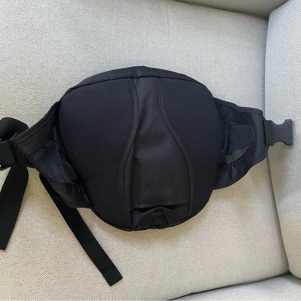 Great back for run or hike. Great condition. Approx 12x12 clean!! - Picture 3 of 3